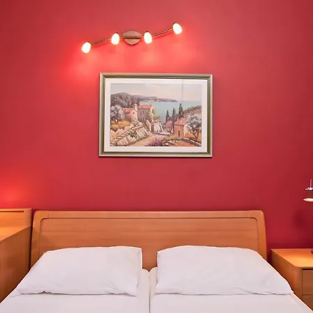 Mediteran With Garden Next To And Old Town *