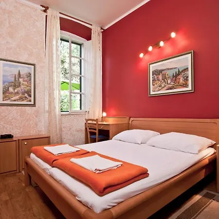 Mediteran With Garden Next To And Old Town Apartment Dubrovnik