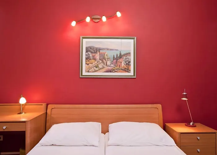 Mediteran With Garden Next To And Old Town *