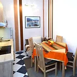 アパート Mediteran With Garden Next To And Old Town