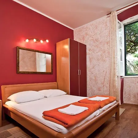 Mediteran With Garden Next To And Old Town Apartment *