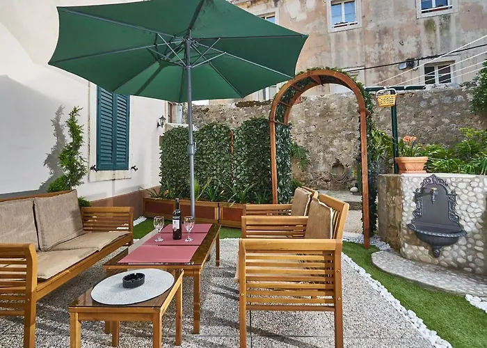 Διαμέρισμα Mediteran With Garden Next To And Old Town Ντουμπρόβνικ