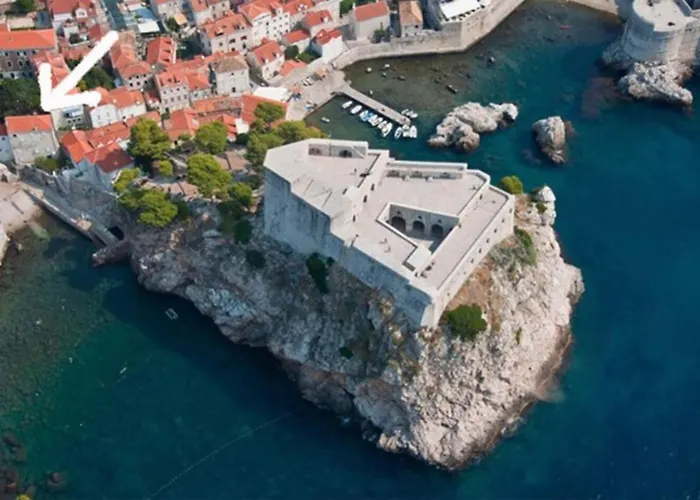 Mediteran With Garden Next To And Old Town Ντουμπρόβνικ